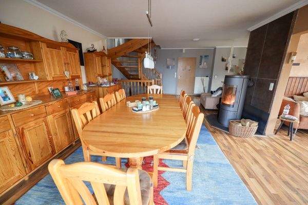 eb7235fa-68e4-41b9-a9b7-600a4d999308