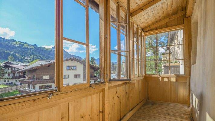 KITZIMMO-Freizeitwohnsitz in historischem Stadthaus mit Blick auf die Streif - Immobilien Kitzbühel.