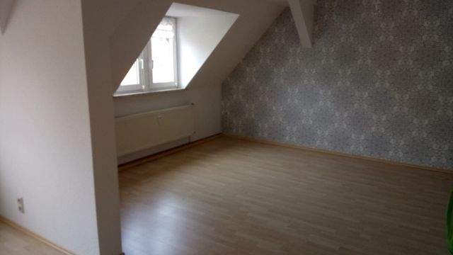 ++ schöne Dachgeschosswohnung mit Blick ins Elstertal ++ - Foto 2