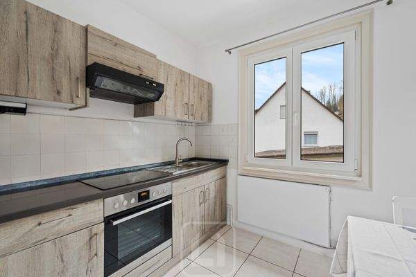 2. OG | Helle Einbauküche