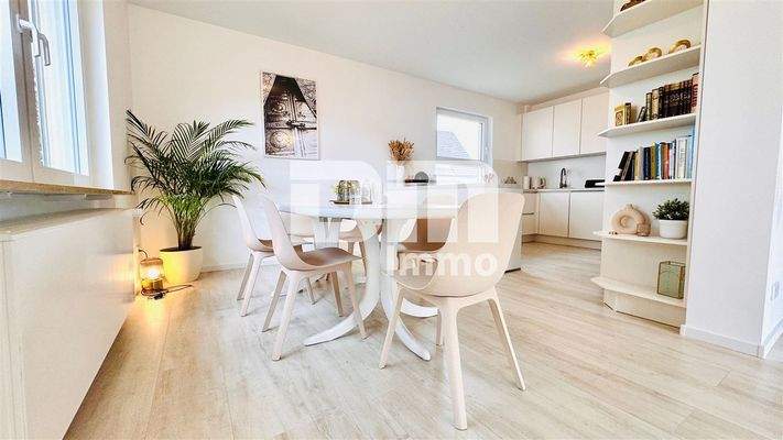 Wohn / Esszimmer / Offene Küche / Zugang Terrasse