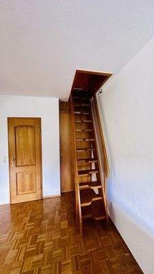 Treppenaufgang - Spitzboden
