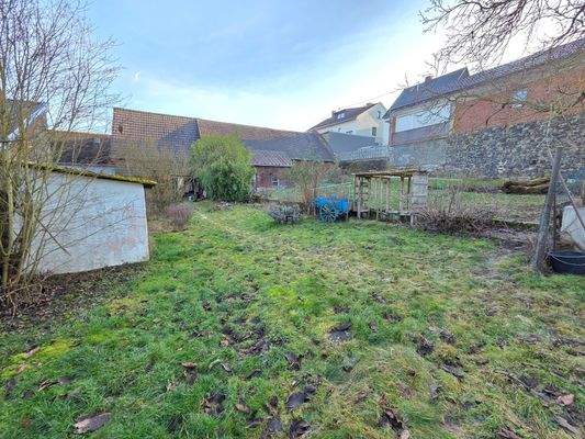 Rückansicht Scheune + Garten