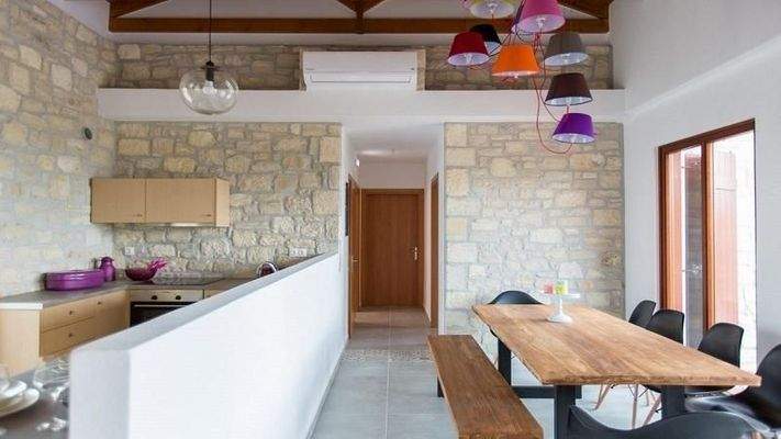 Kreta, Kirianna: Geräumige Villa mit Pool und Dachterrasse zu verkaufen