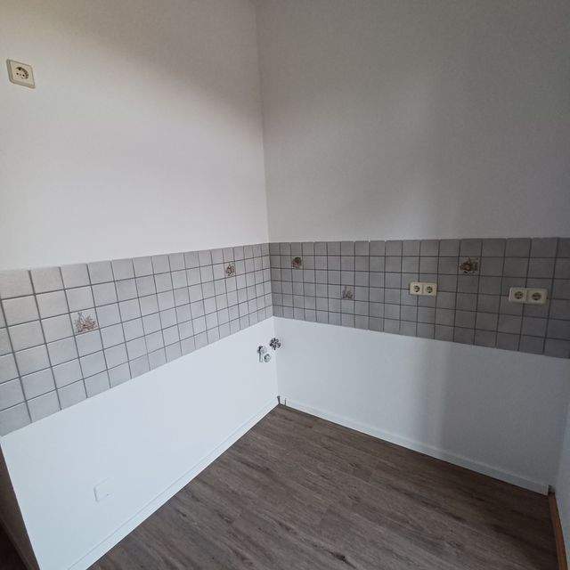 Helle 2 Raumwohnung Zwickau mit Balkon ab sofort zu vermieten - Photo 2