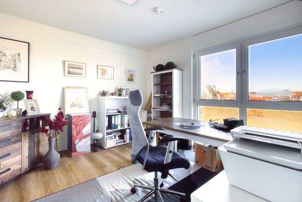 Arbeits-/Schlafzimmer