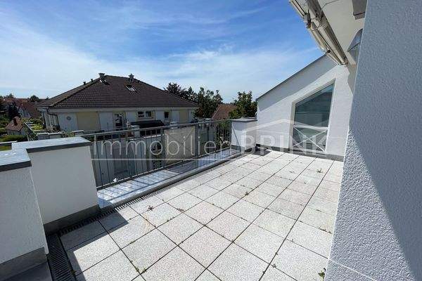 Großzügige Dachterrasse mit Fernblick.jpg