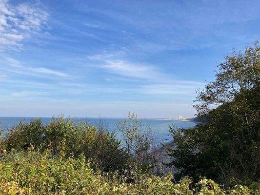 Blick über die Ostsee nach Warnemünde