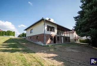 Haus Tschurndorf 01.png