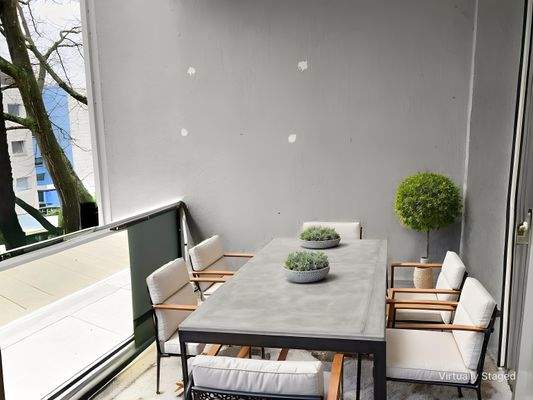 Balkon KI bearbeitet