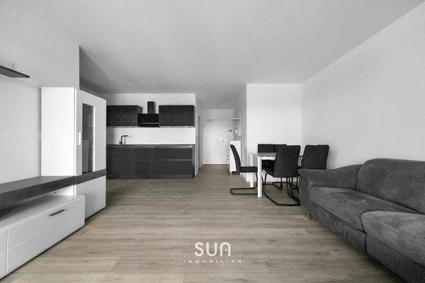 GROßZÜGIGER ESS- UND KÜCHENBEREICH