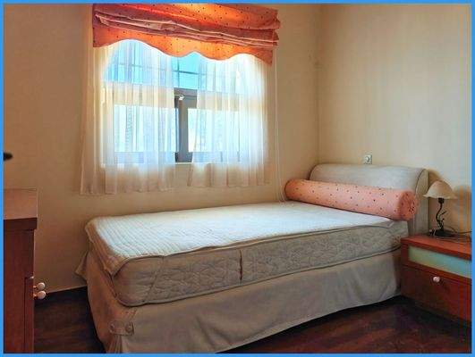 d8d5f334bc1e40b8af094357b663ef0b-original