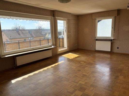 helles Wohnzimmer im EG