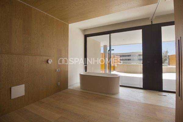 Flat with Large Terrace and Modern Style in Fuengirola
