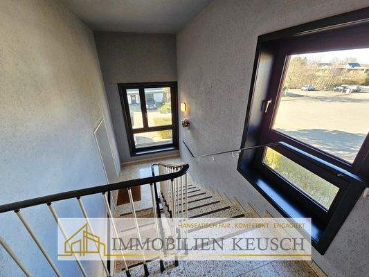 Helles gepflegtes Treppenhaus