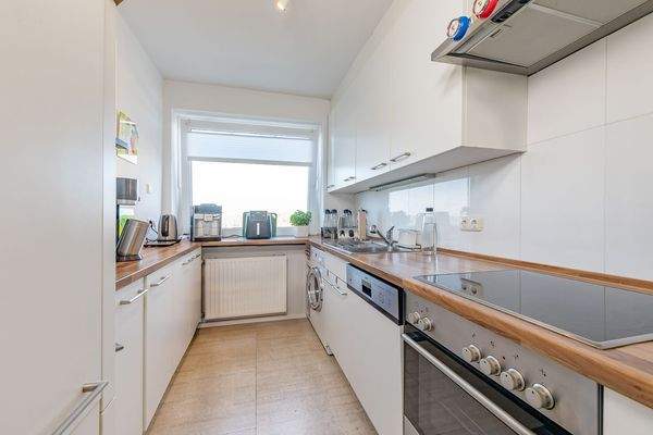 Voll ausgestattete Küche