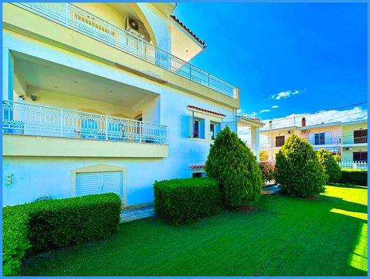 4b4192f5ee604fd1abba1b6703114efe-original