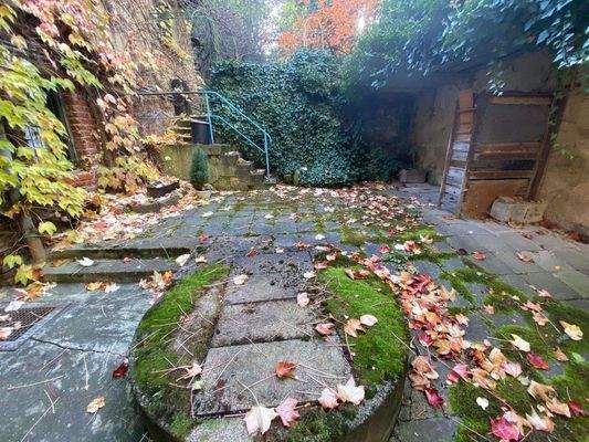 Innenhof mit Blick zum Garten