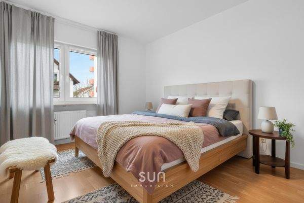 GERÄUMIGES SCHLAFZIMMER (visualisiert)