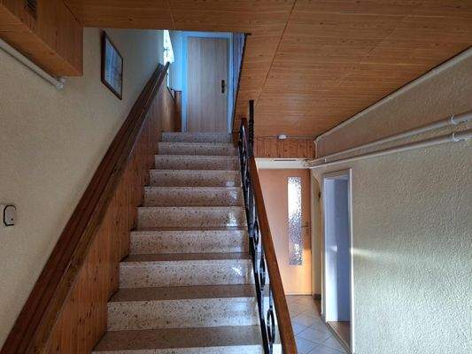 Treppe zum OG.jpg