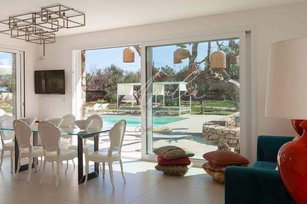 Neue Villa mit Pool gleich beim Meer !