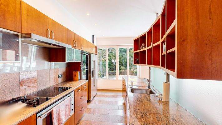 Hochwertige Einbauküche