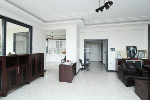 Villa with Pool Within Walking Distance of the Port in Bursa Mudanya