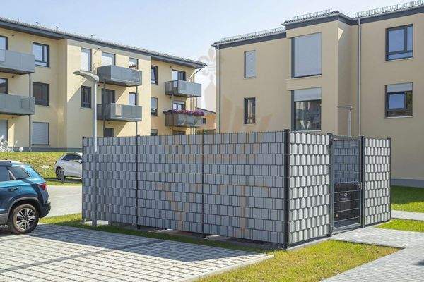 Innenhof mit Sammelplatz Müll