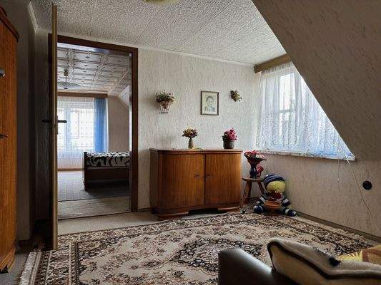 Durchgangszimmer im DG