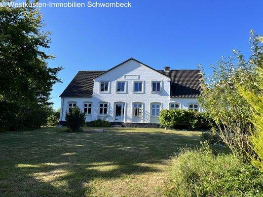 vordere Grundstücksansicht