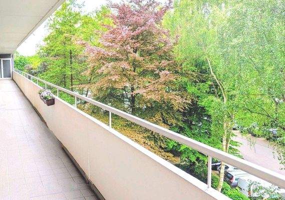 Teilans. Laubengang zur ETW