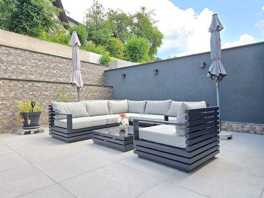 Großzügige Terrasse mit ca. 70 m²