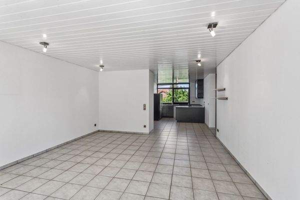 Wohnzimmer mit Blick zur Küche