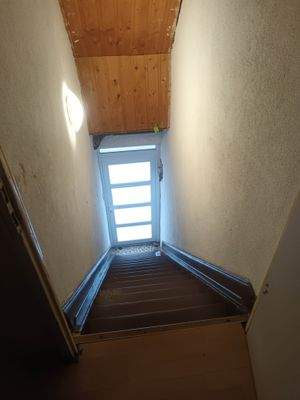 Eingangstreppe zum  1.OG