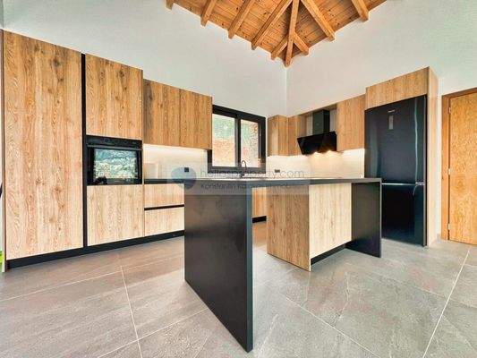 1f1e4bde68044bdbafd59b3edbfd08ac-original