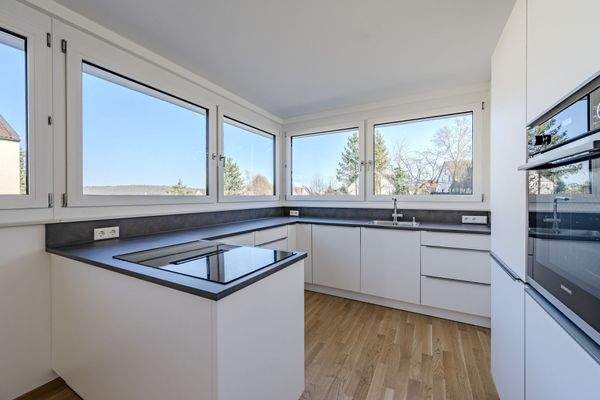 Moderne, offene Küche