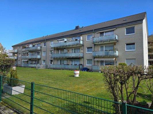 Hausansicht mit West-Balkon