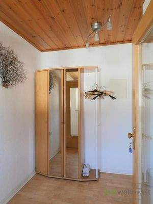 Garderobenschrank im Flur