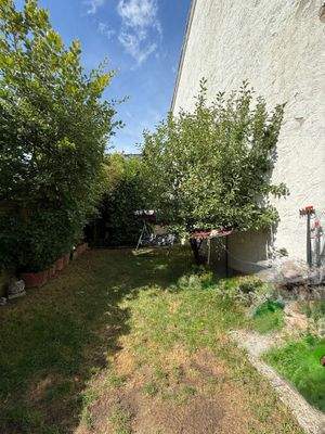 Seitlicher Gartenfläche