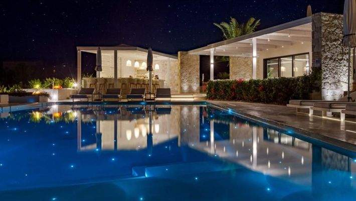 Kreta, Agios Nikolaos: Deluxe 5* Hotel mit Privatstrand zu verkaufen