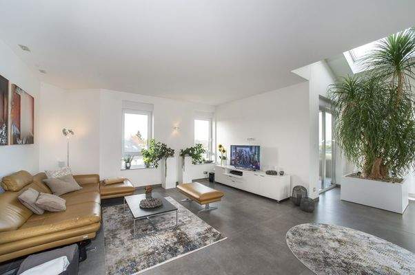 Blick ins lichte und weite Wohnen