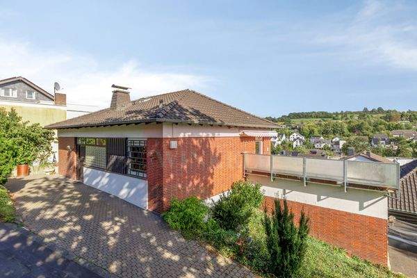 Hausansicht Einfahrt