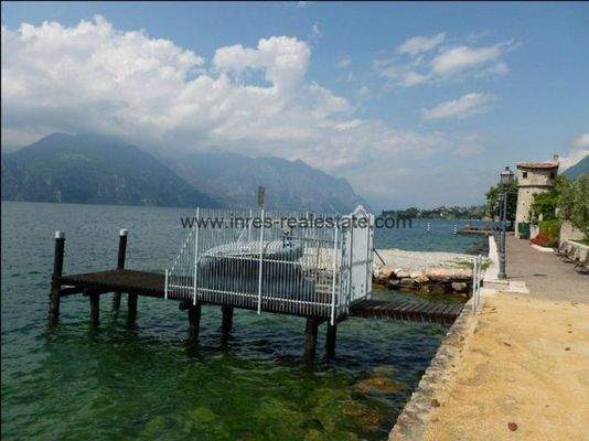 6536pi_Malcesinei_01_Villa_Haus_Immobilienkauf_Gar