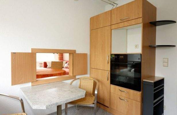 Küche mit Durchreiche.JPEG