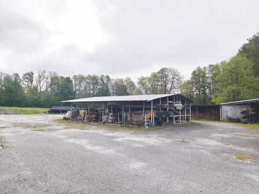 Gewerbe Außenlager mit Platz