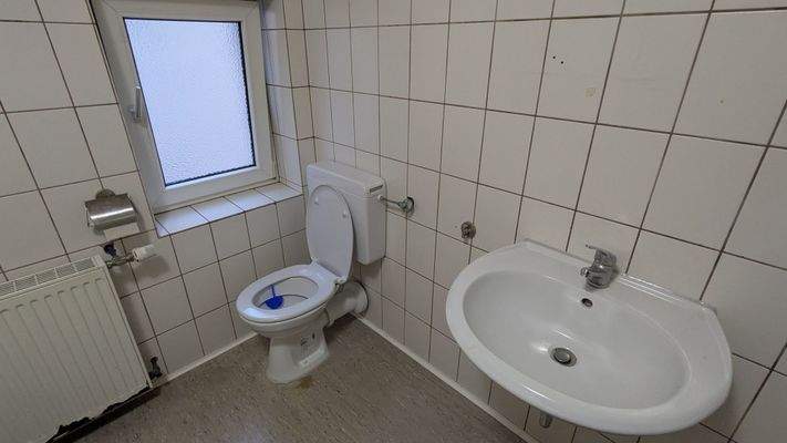 Whg.3 (2.OG) Badezimmer_3.jpg