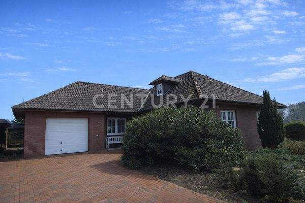 Hauseingang mit Garage