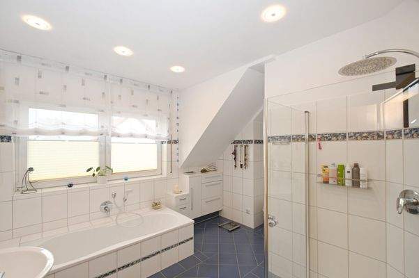 OG Tageslicht Vollbad