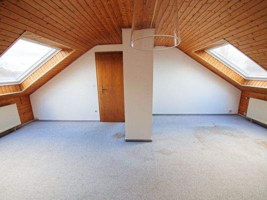 Dachgeschoss Raum 1
