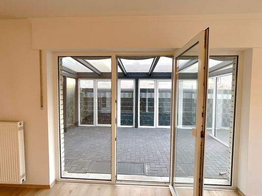 Blick auf die Terrasse / Wintergarten